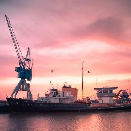 Unieke Woonboot In Harlingen Leilighet Eksteriør bilde