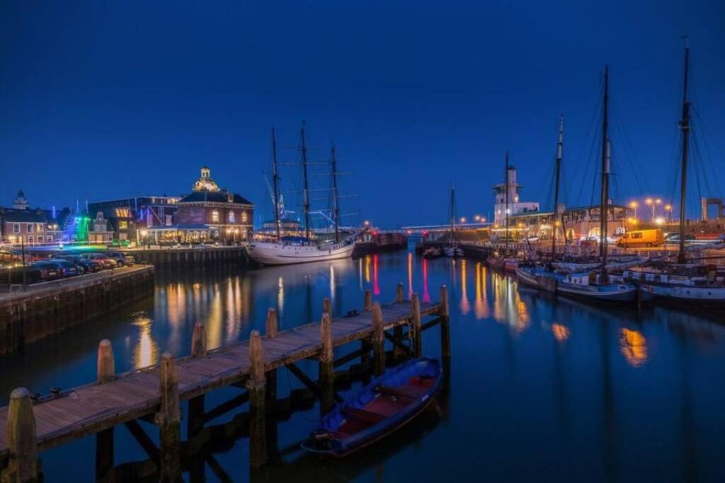 Unieke Woonboot In Harlingen Leilighet Eksteriør bilde